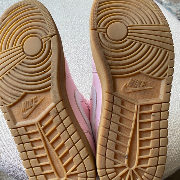 COPY - Air Jordan 1 Low 'Arctic Pink Gum' - Picture 3 of 5